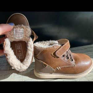 Max + Jake size 7 toddler mid-boots.
